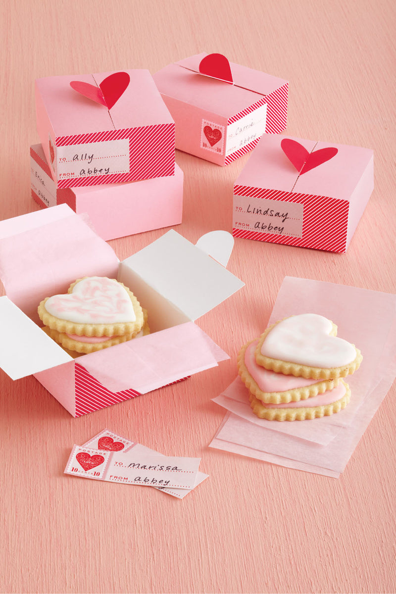 Load image into Gallery viewer, Martha stewart • valentine heart treat box