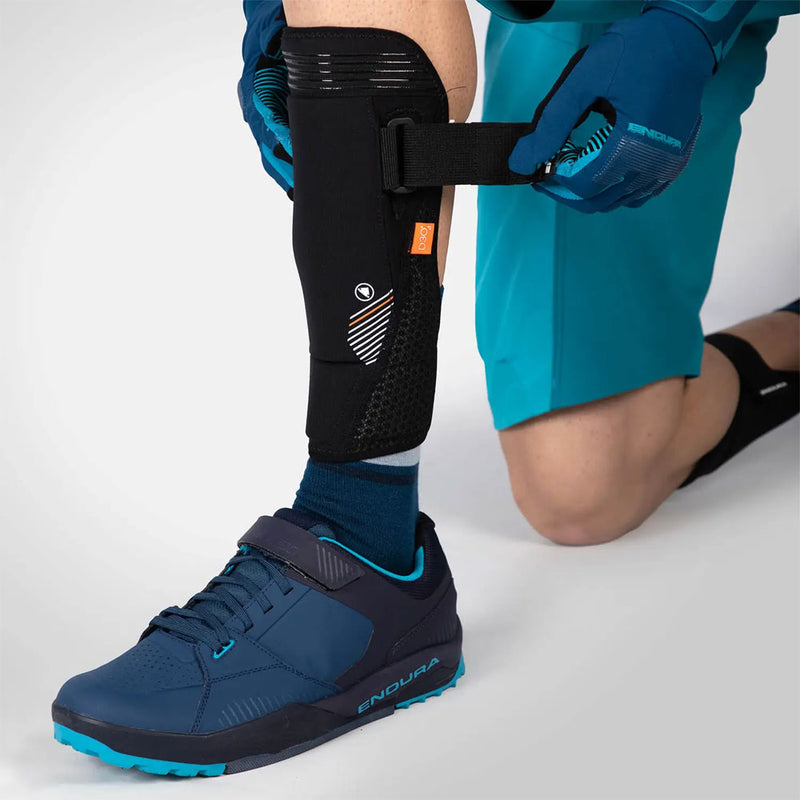 Load image into Gallery viewer, Endura mt500 d3o® - shin protectors