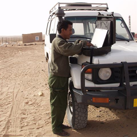 Load image into Gallery viewer, Explorer Cases 4412HL Koffer Zwart met Plukschuim