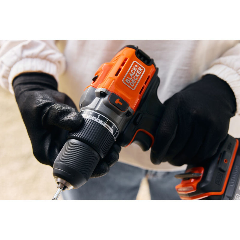 Afbeelding laden in galerijviewer, Black+decker 18v 2.0ah schroefklopboormachine (zwart oranje, accu en oplader inbegrepen.)
