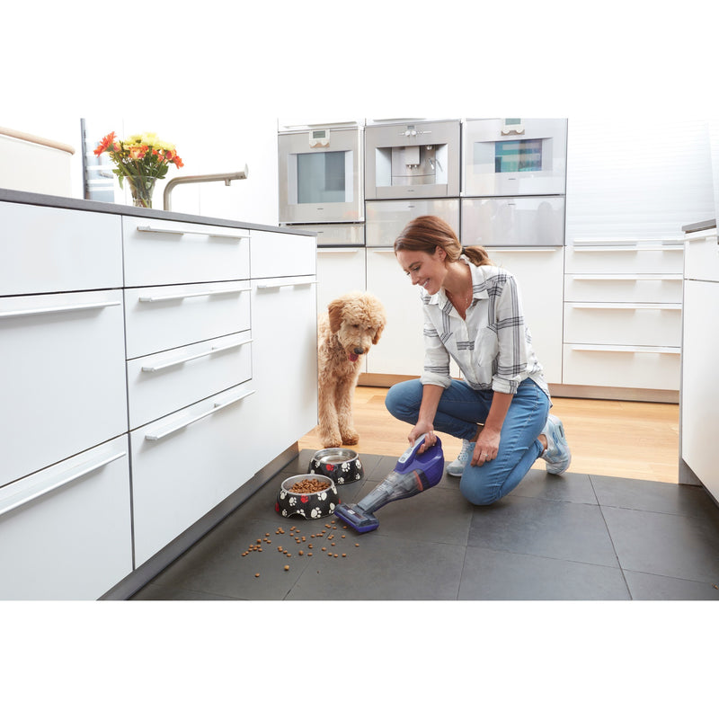 Afbeelding laden in galerijviewer, Black+decker dvb315jp 12v 1.5ah pet kruimeldief met dierenborstel handstofzuiger