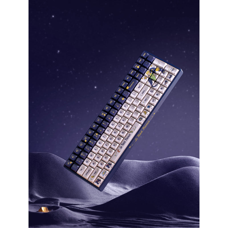 Afbeelding laden in galerijviewer, Iqunix f97 starry tryst rgb mechanisch gaming toetsenbord (donkerblauw, us lay-out (qwerty), iqunix little prince, 96%, rgb leds, hot-swappable, pbt, 2.4ghz | bluetooth 5.1 | usb-c)