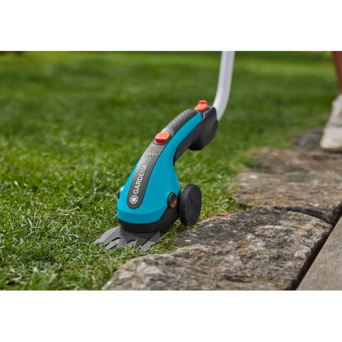Load image into Gallery viewer, Gardena accugrasschaar classiccut li set + steel wielen - 09886-20 09886-20