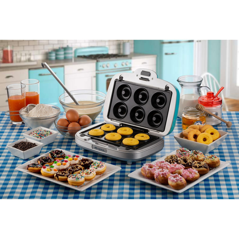 Load image into Gallery viewer, Ariete party time tosti cupcake maker 1972 01 sandwichmaker (lichtblauw)