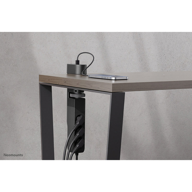 Load image into Gallery viewer, Neomounts ds22-840bl6 bureaucontactdoos met klem en usb-c en usb-a poorten - quick-charge stekkerdoos (zwart)