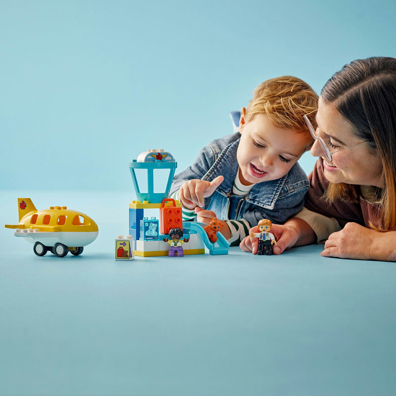 Load image into Gallery viewer, Lego duplo 10443 voor het eerst op het vliegveld