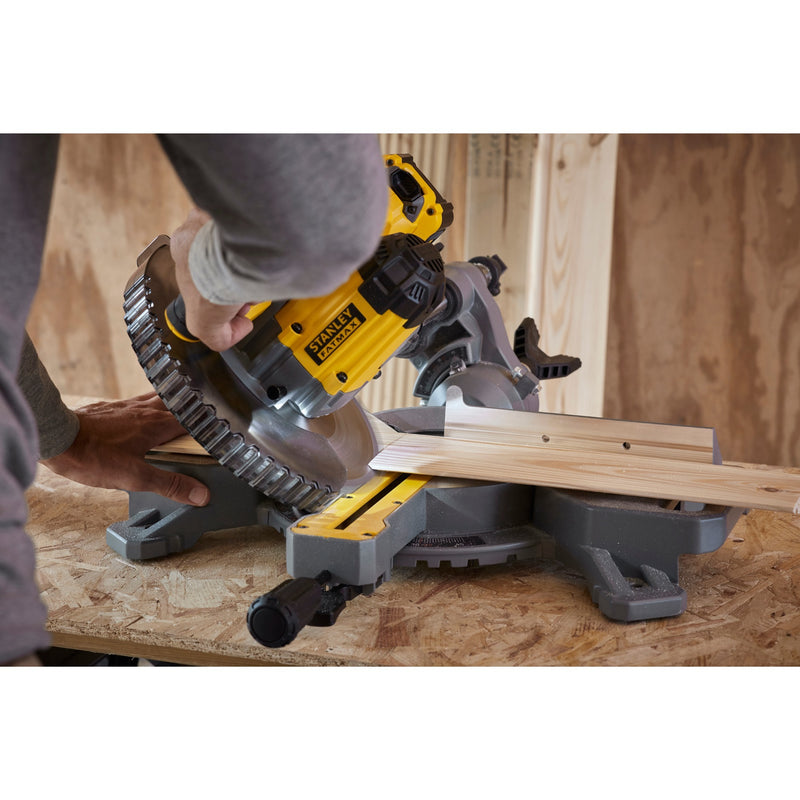 Load image into Gallery viewer, Stanley fatmax v20 18v 4.0ah 190 mm afkort- en verstekzaag (geel zwart, accu (18v, 4.0ah) en oplader (2a) inbegrepen)