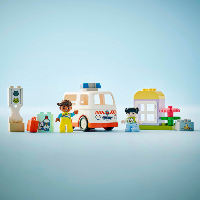 Load image into Gallery viewer, Lego duplo town 10447 ambulance met chauffeur