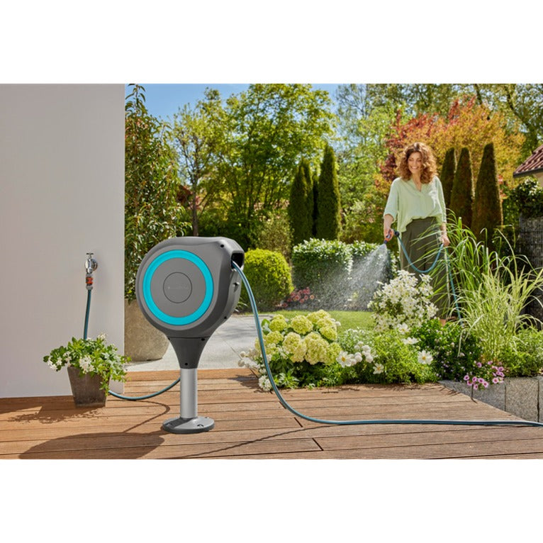 Load image into Gallery viewer, Gardena patio slangbox rollup slanghaspel (grijs turquoise, 20 meter, incl. reinigingsspuit)