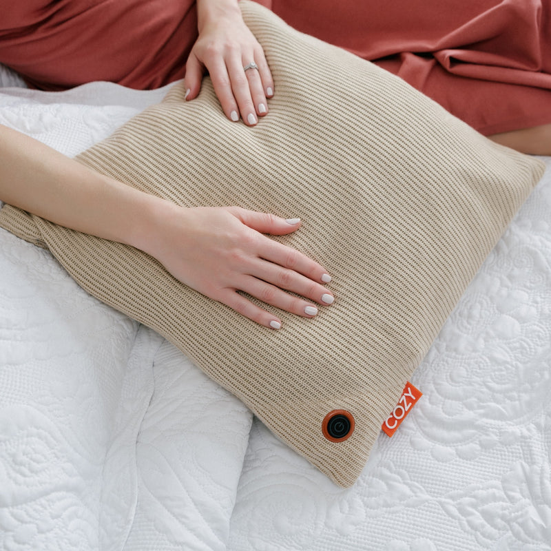 Afbeelding laden in galerijviewer, Cozy una knitted 45 x 45 cm draadloos warmtekussen (lichtbeige, powerbank 5000 mah)