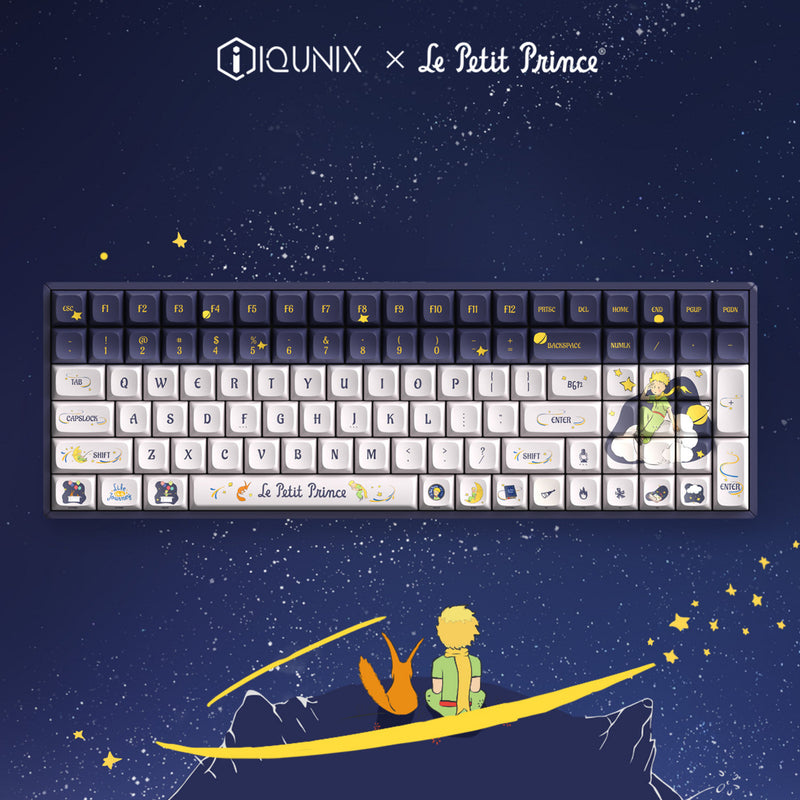Afbeelding laden in galerijviewer, Iqunix f97 starry tryst rgb mechanisch gaming toetsenbord (donkerblauw, us lay-out (qwerty), iqunix silent rose, 96%, rgb leds, hot-swappable, pbt, 2.4ghz | bluetooth 5.1 | usb-c)