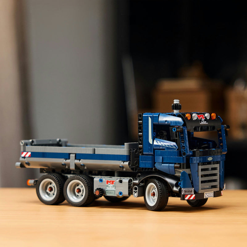 Load image into Gallery viewer, Lego technic 42203 vrachtwagen met kiepfunctie