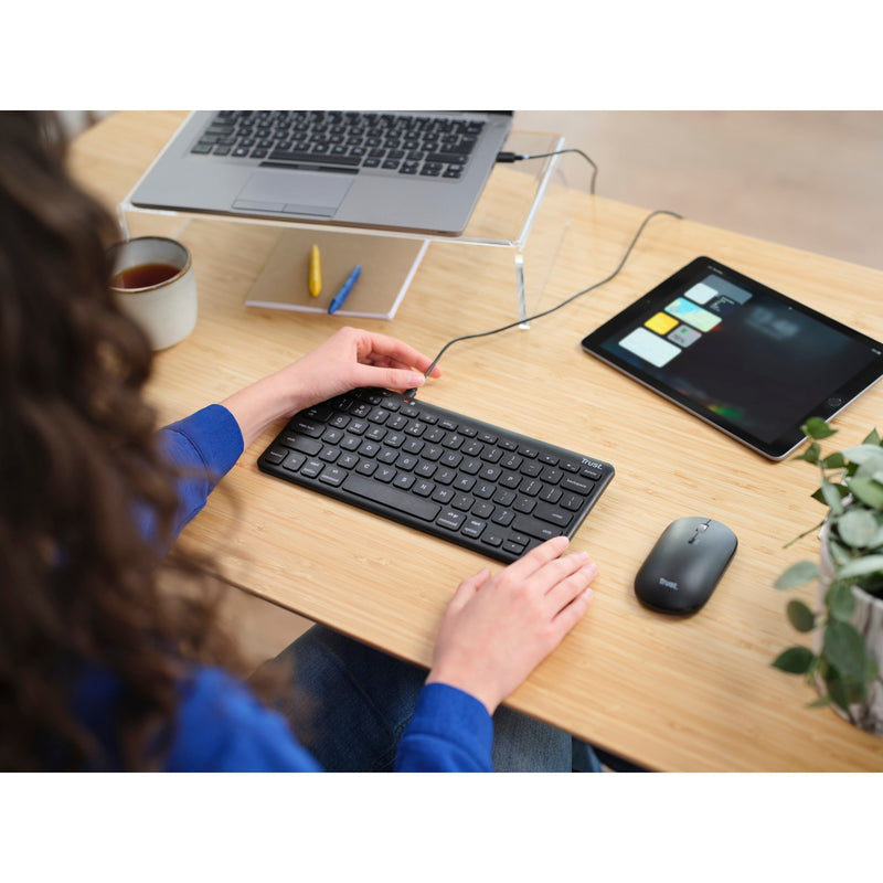 Load image into Gallery viewer, Trust lyra compact draadloos toetsenbord (zwart, us lay-out (qwerty), scissor switches, 65%, 2,4 ghz usb, bluetooth)