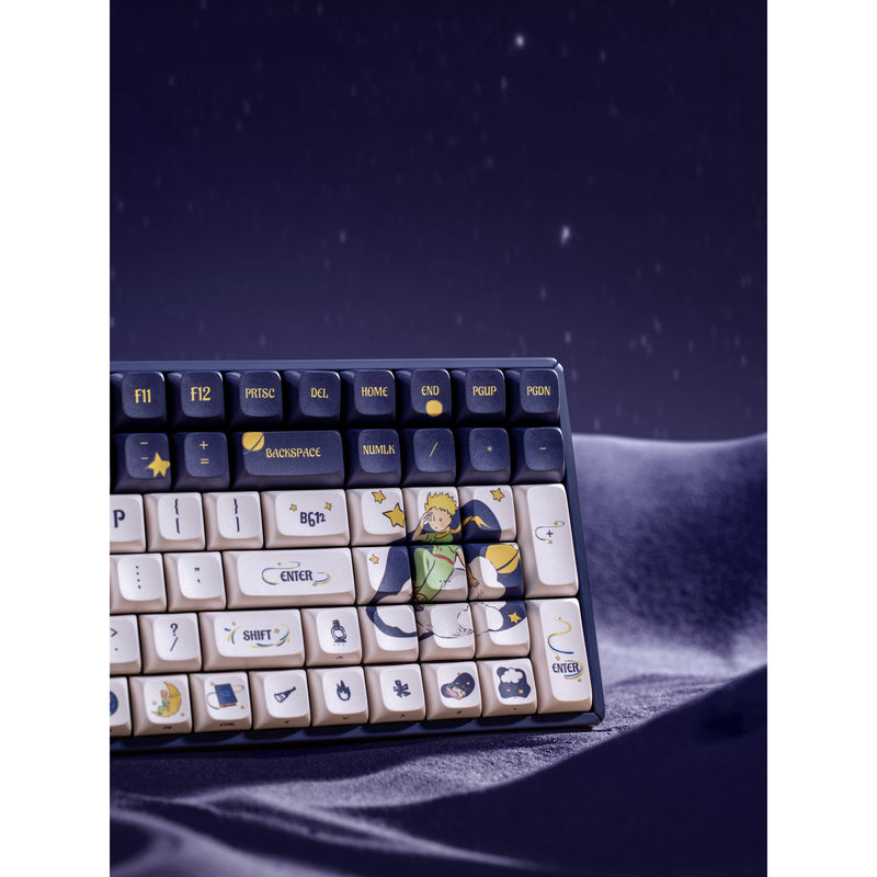 Afbeelding laden in galerijviewer, Iqunix f97 starry tryst rgb mechanisch gaming toetsenbord (donkerblauw, us lay-out (qwerty), gateron red, 96%, rgb leds, hot-swappable, pbt, 2.4ghz | bluetooth 5.1 | usb-c)