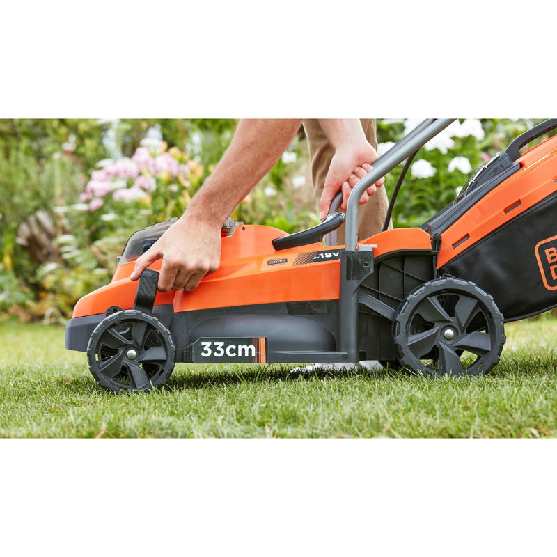 Afbeelding laden in galerijviewer, Black+decker bcmw3318l2-qw 2x 18v grasmaaier (oranje zwart, 2x 18v 2.5ah accu en oplader inbegrepen)