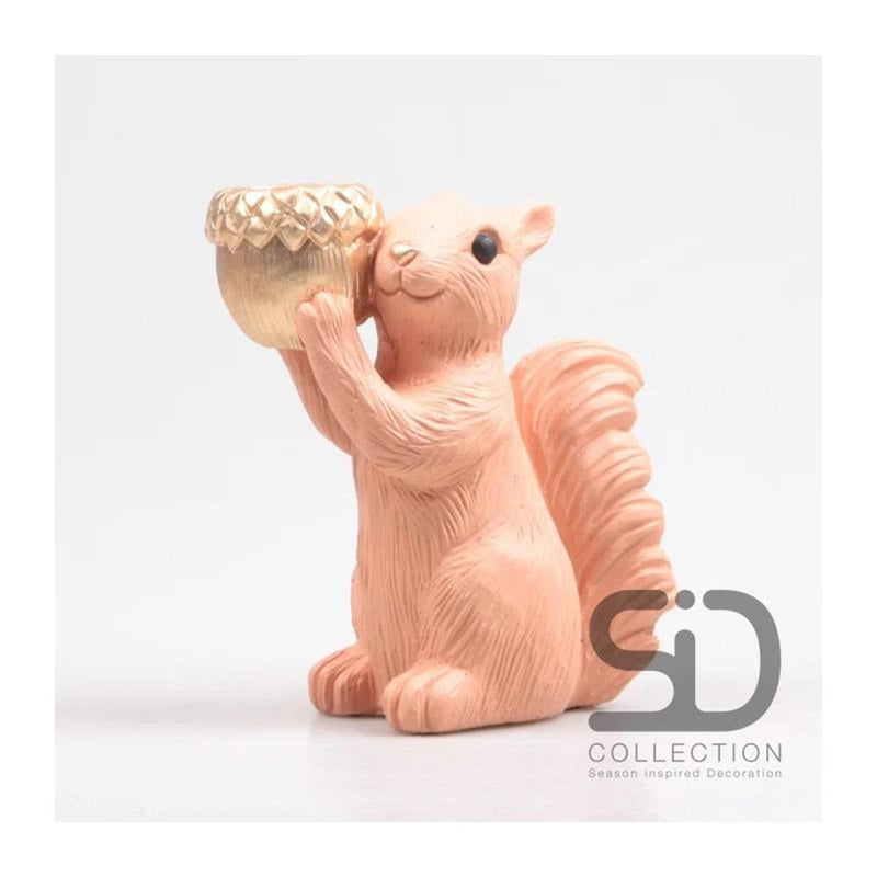 Load image into Gallery viewer, Season inspired decoration eekhoorn met waxinehouder 18x10,5x20,5cm beigerood