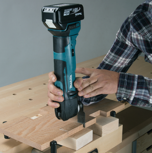 Load image into Gallery viewer, Makita dtm51z accu multitool 18v met snelspansysteem | lossebody - zonder accu's en lader - dtm51z
