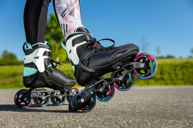 Load image into Gallery viewer, Powerslide Inline skates Radon Teal 90 softboot 83A zwart mt 38