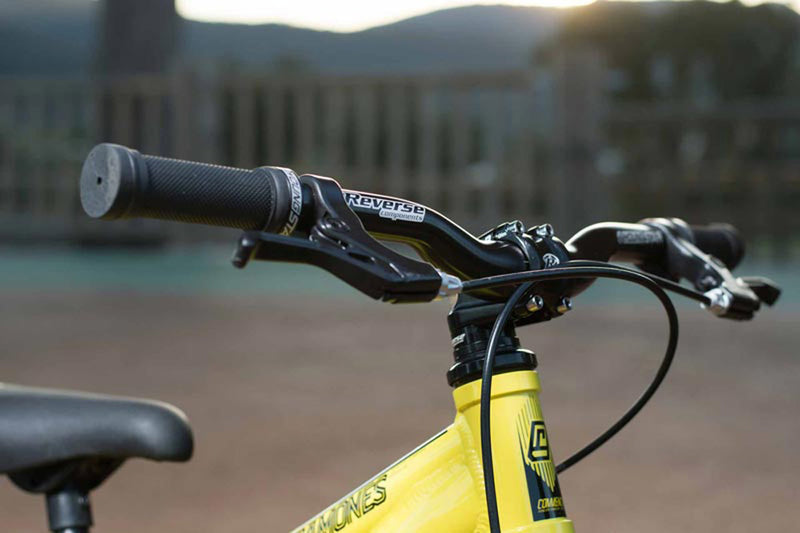 Load image into Gallery viewer, Reverse components youngstar 560 handlebar
