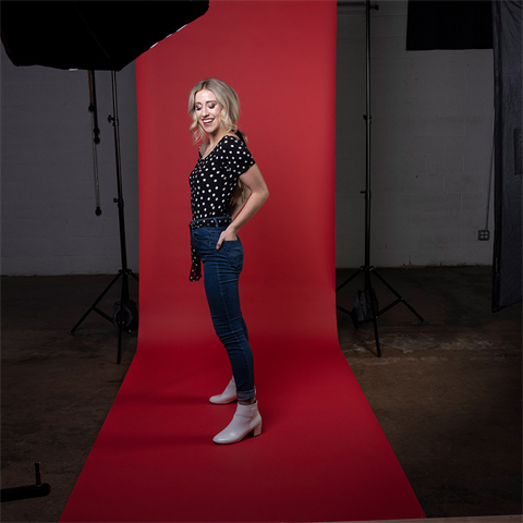 Load image into Gallery viewer, Superior achtergrondpapier 56 scarlet 1,35 x 11m