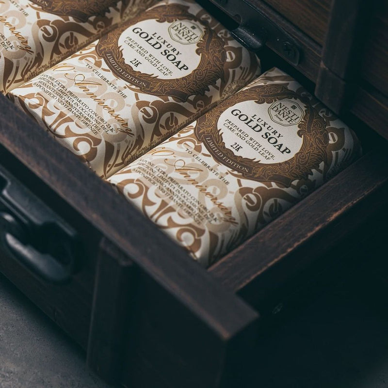 Load image into Gallery viewer, Nesti dante luxury gold zeep 250gr.