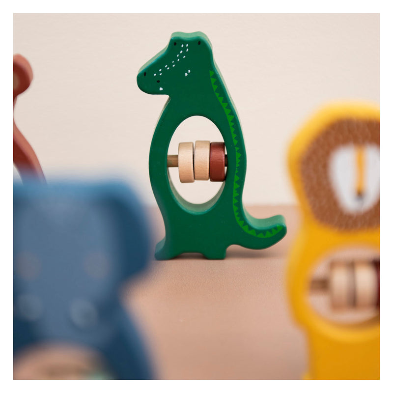 Load image into Gallery viewer, Trixie Houten Rammelaar Mr. Crocodile