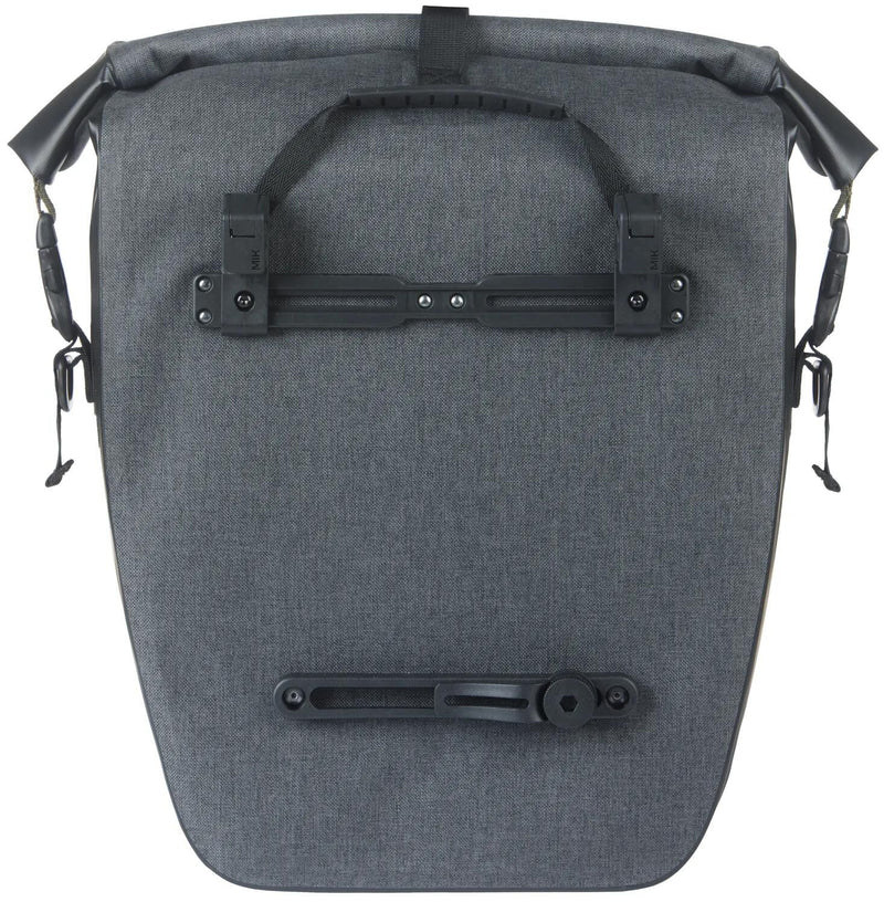 Load image into Gallery viewer, Basil enkele tas navigator storm l mik 25-31l 15 x 27 x 41 cm - zwart
