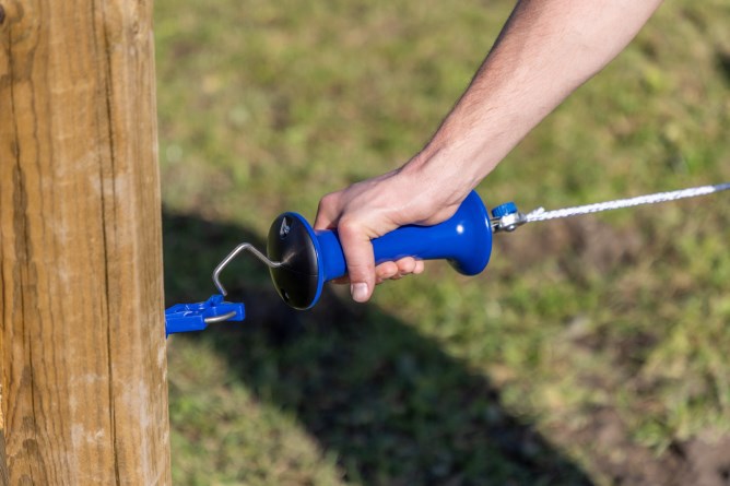 Load image into Gallery viewer, Ako poortgreep premium rvs blauw met veerbegrenzer
