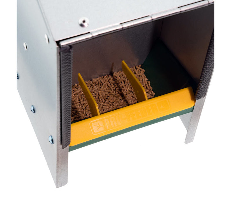 Load image into Gallery viewer, Olba producten voerbak verzinkt met schuine deksel 2 5kg
