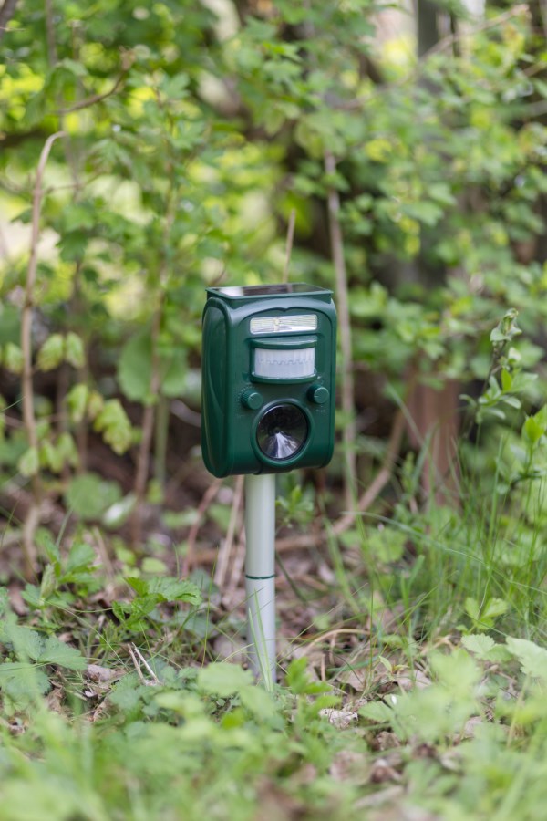Load image into Gallery viewer, Producten dierenverjager sonicflash zonne energie
