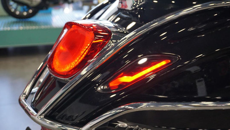 Load image into Gallery viewer, Level10 raw-set achter led smoke | vespa sprint primavera
