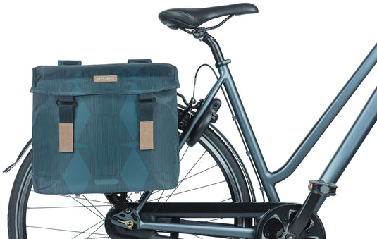 Basil Elegance dubbele fietstas, blauw, gerecycled PET, gevoerd, waterkerende sluiting, Universal Bridge, 40-49L
