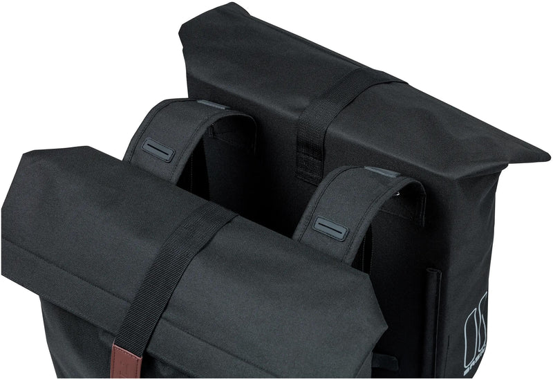 Afbeelding laden in galerijviewer, Basil City dubbele fietstas - waterafstotend polyester - zwart - Universal Bridge systeem - 28-32L
