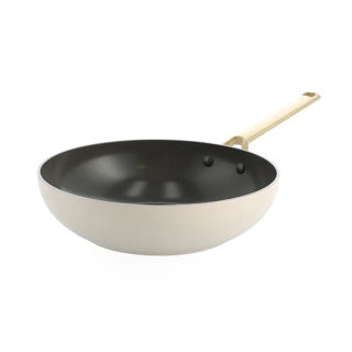 Bk sublime wokpan 28cm - 3.7l - pfas-vrije antikleeflaag - wokpan inductie - keramische pan -ovenbestendig tot 220°c - gouden stainless steel handgrepen - zonder deksel - crème