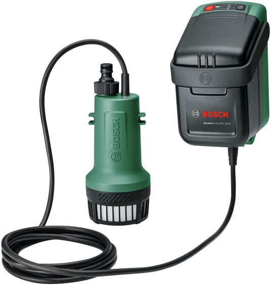 Bosch gardenpump 18v-2000 - accuregenwaterpomp - inclusief 2.5 m aansluitslang en voedingskabel met universele connectoren, haakmontage beugel, muurbevestigingsbeugel en 3 schroeven