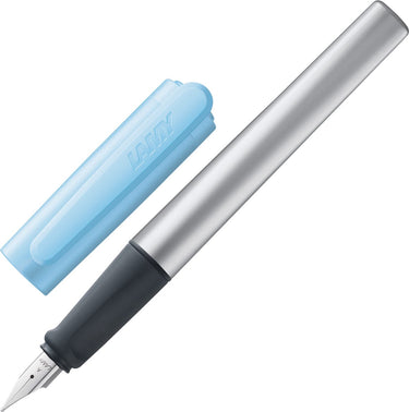 Lamy nexx azure vulpen - met antislip grip gepolijnde stalen penpunt voor linkshandigen (lh) in schrijfbreedte m - driehoekige behuizing van aluminium - inclusief t 10 blauwe inktpatroon