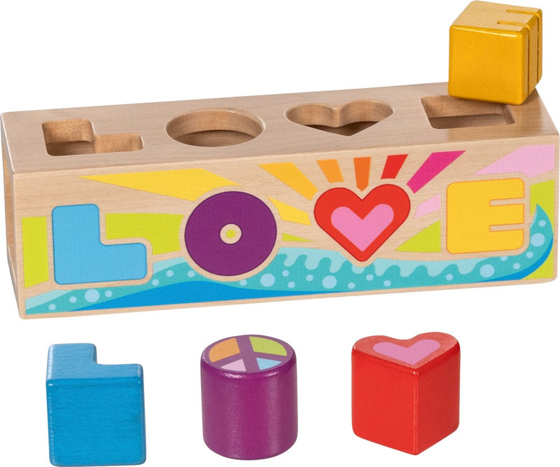 Load image into Gallery viewer, Goki houten sorteerbox vormenstoof love

