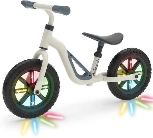 Chillafish loopfiets 2 jaar met glow led wielen - lichtgewicht met verstelbaar zadel en stuur - beige - loopfiets voor jongens en meisjes tot 4 jaar met handvat om te dragen en anti lek banden - geen batterijen nodig - model charlie glow