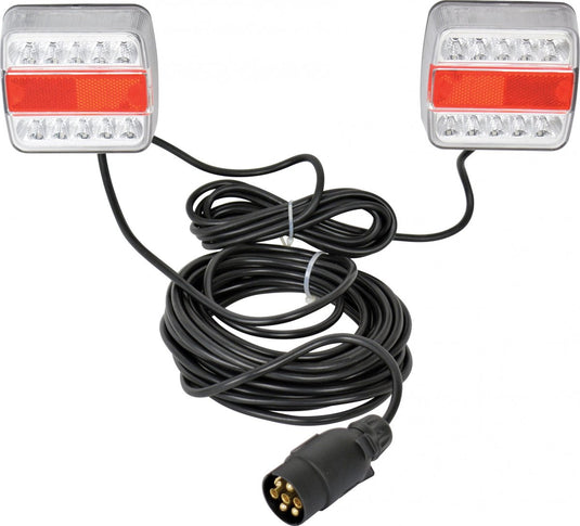 Carpoint led achterlicht set - magneetbevestiging - voor aanhanger of fietsdrager - direct op het plaatwerk te bevestigen – achterlicht 4 functies – 7 polige stekker – kabellengte tussen achterlichten 2.5 meter – kabellengte naar stekker 7.5 meter