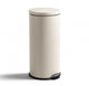 Hush. living hush living - prullenbak 30l metaal - met soft close deksel - pedaalemmer - uitneembare binnenemmer - grote capaciteit - keuken kantoor - beige