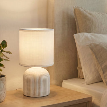 Briloner ino - tafellamp slaapkamer - met stoffen kap keramiek voet - bedlamp - tafellampje - ø15cm x 28 cm - wit