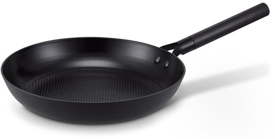 Brabantia patron koekenpan - ø 28cm -duurzame pan met luxe design handgreep - 100% pfas vrij - keramische antiaanbaklaag - inductie koekenpan - zwart