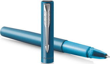 Parker vector xl rollerballpen | metallic groenblauwe lak op messing met chroom detail | fijne penpunt met zwarte inkt navulling | cadeauverpakking