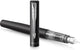 Parker vector xl vulpen | metallic zwarte lak op messing met chroom detail | medium penpunt met blauwe inkt navulling