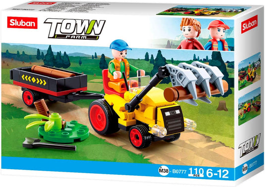 Sluban town - traktor met boomstammen