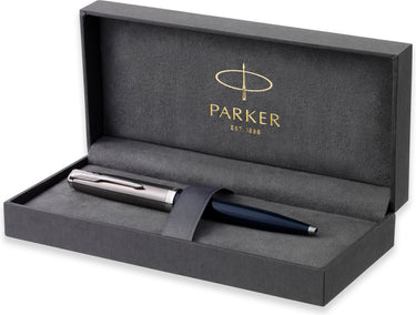 Parker 51-balpen | donkerblauwe behuizing met chromen afwerking | medium punt met zwarte inktnavulling | geschenkverpakking