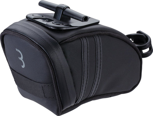 Bbb cycling curvepack reflect zadeltas fiets - racefiets tas tarpaulin - reflecterend tasje - zwart - maat m - bsb-13m