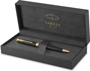 Parker sonnet balpen | matzwarte lak met gouden details | medium punt met zwarte inkt | geschenkdoos