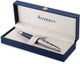 Waterman carène balpen | metaal-blauwe lak met palladium detail | gebeitelde dop | mediumpunt met blauwe inktpatroon | met geschenkdoos