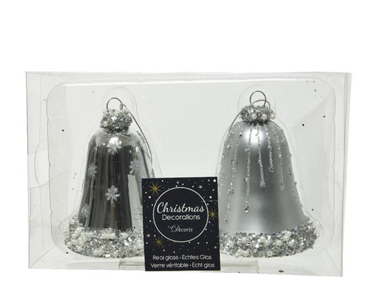 Decoris glazen kerstornamenten in vorm van gedecoreerde klokjes dia 6.5cm x 8 cm zilver